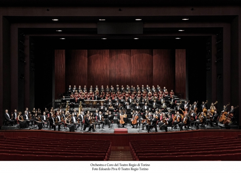 Orchestra e Coro del Teatro Regio ph. Edoardo Piva